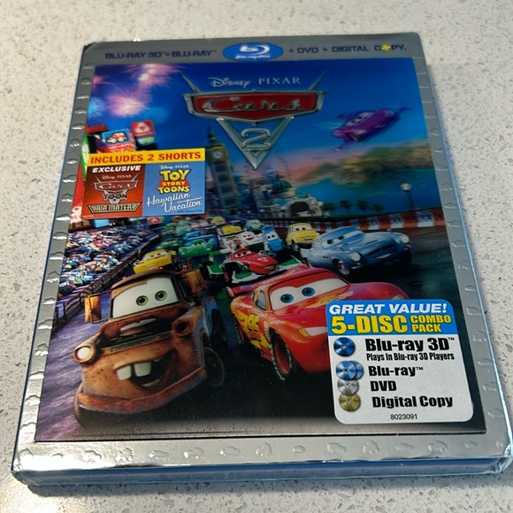 Cars 2 Blu-Ray +DVD +Digital copy - Picture 1 of 5